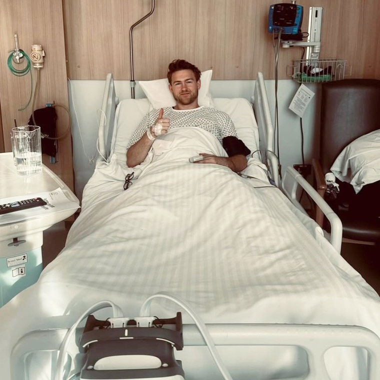 Matthijs de Ligt len tieng ve chan thuong thoi gian qua