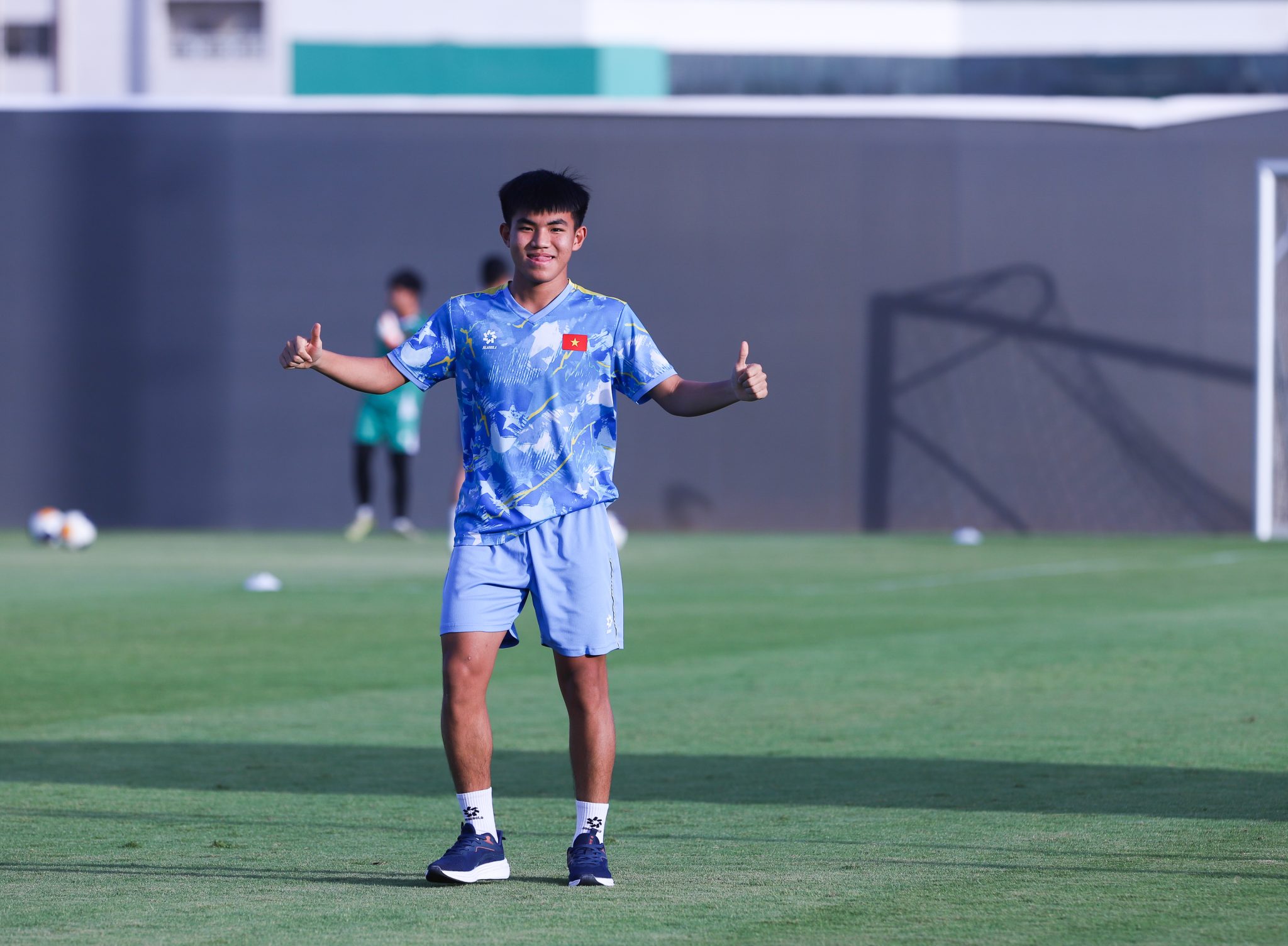 Sao trẻ SLNA “U17 Việt Nam phải gác niềm vui World Cup để đấu Australia” 1
