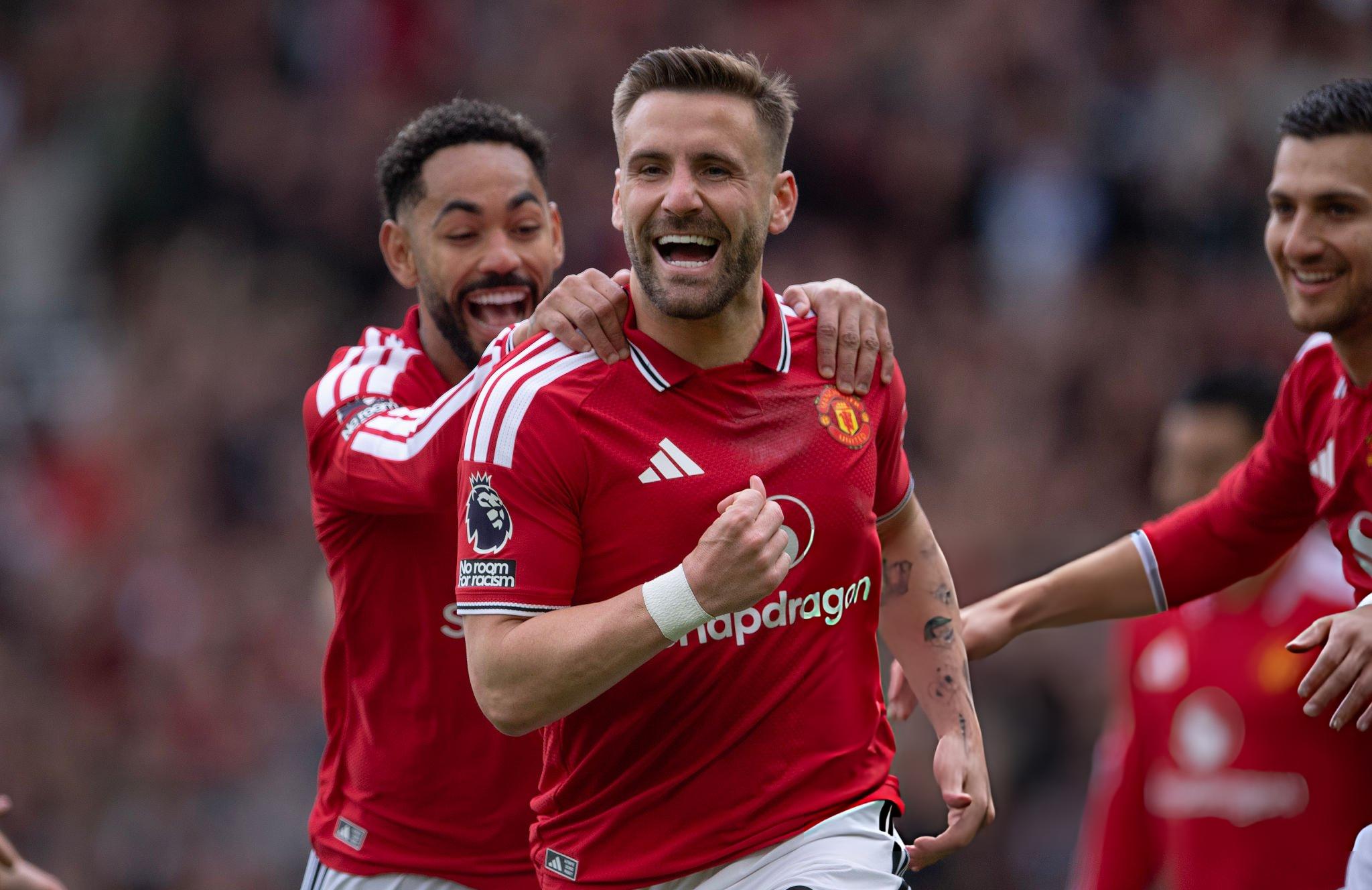 HLV Michael Carrick muốn MU chiêu mộ thêm hậu vệ trái mới 1