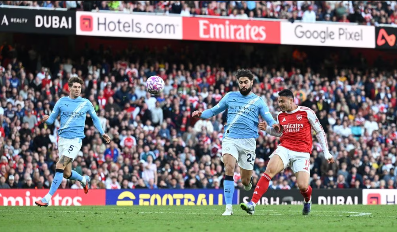 10 khoảnh khắc mang về chức vô địch Ngoại hạng Anh cho Arsenal 1