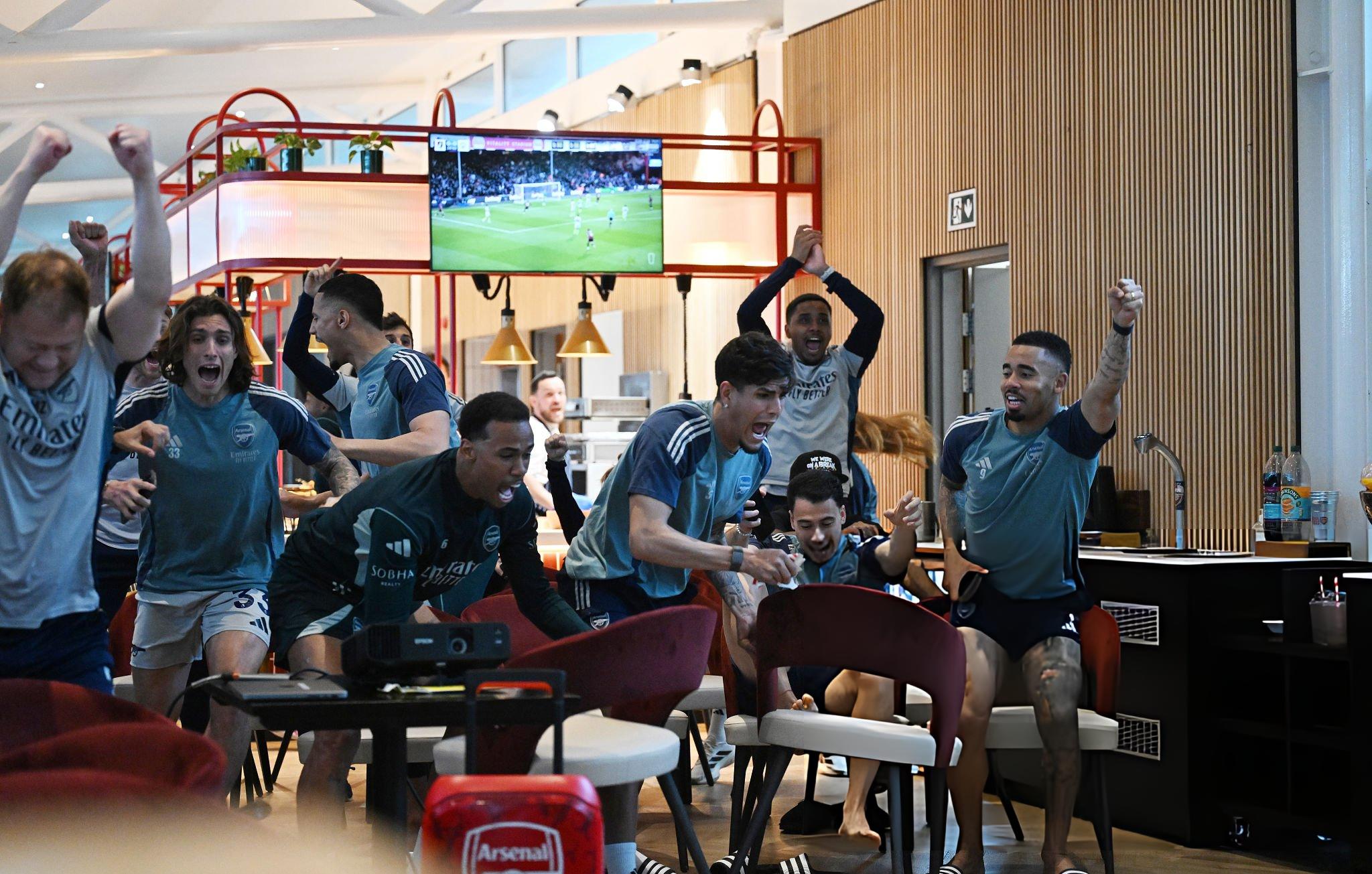 Chức vô địch kỳ lạ của Arsenal 1 Chức vô địch kỳ lạ của Arsenal 1
