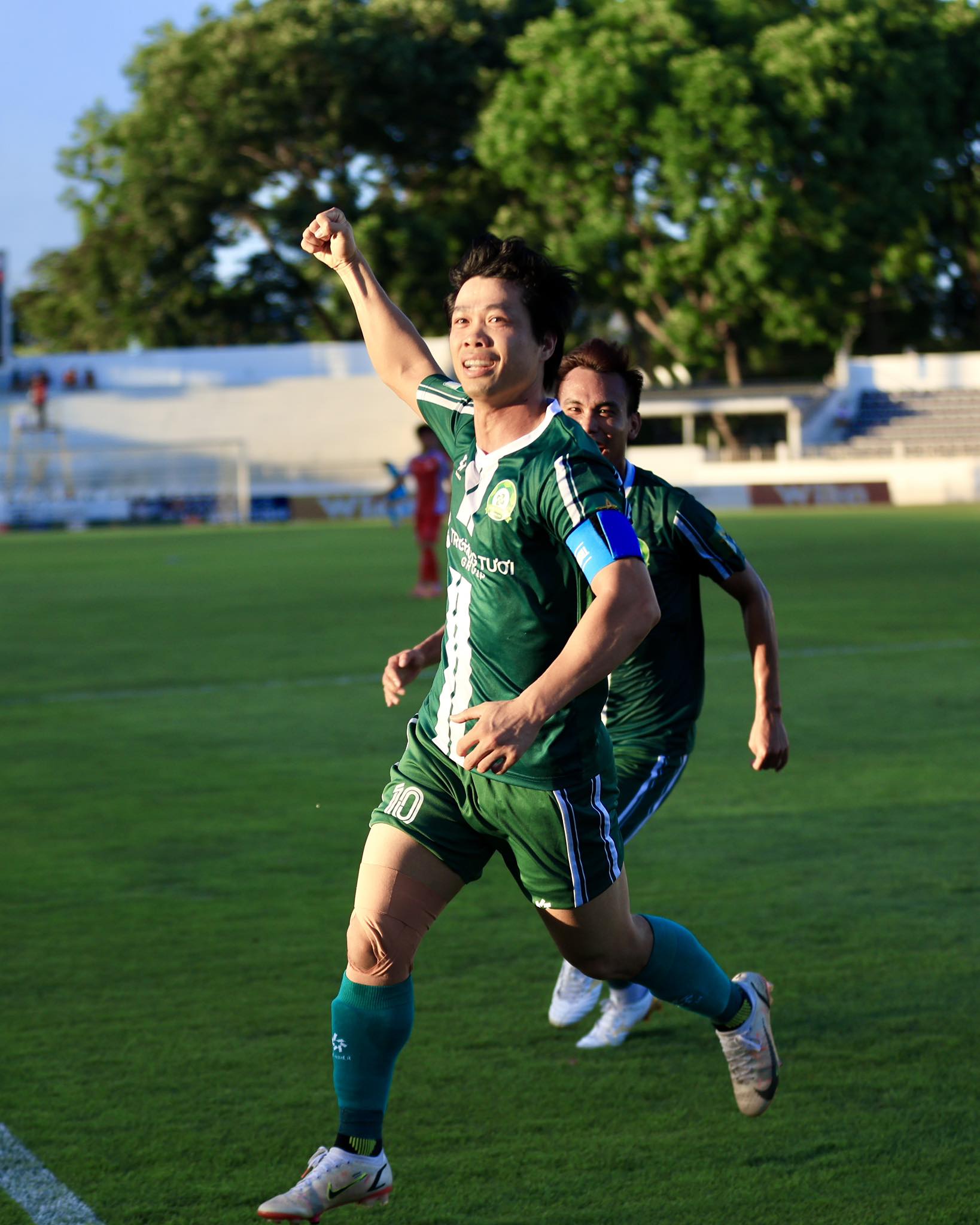 Nguyễn Công Phượng tỏa sáng, CLB Đồng Nai chạm một tay vào suất thăng hạng VLeague 1