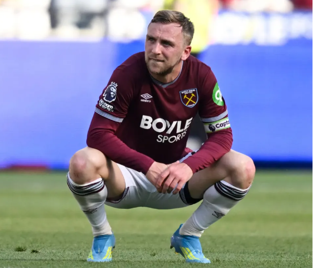 Khoảnh khắc trái ngược giữa West Ham và Tottenham 6