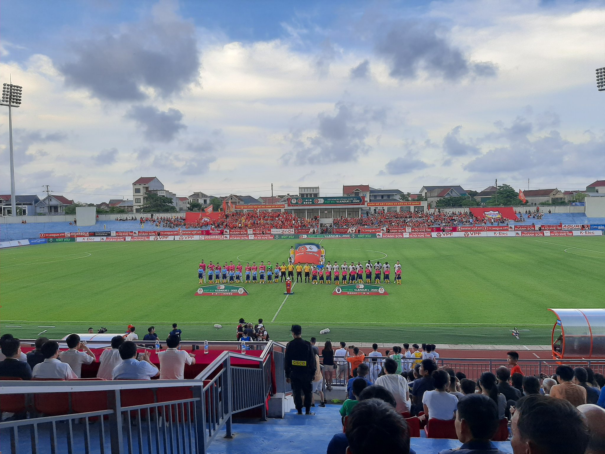 Sân Hà Tĩnh tổ chức trận playoff V.League 2025/26 San Ha Tinh to chuc tran playoff V.League 2025/26