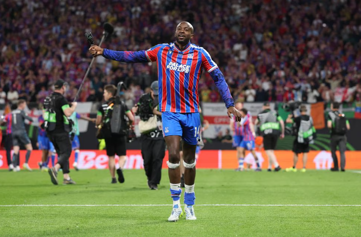 Nhìn lại màn ăn mừng chức vô địch Conference League của Crystal Palace 1
