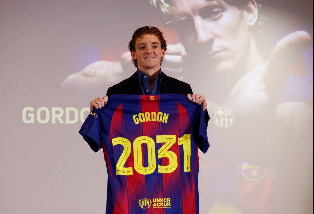 Barcelona tự tin về khả năng đăng ký thi đấu cho Anthony Gordon 1 Barcelona tự tin về khả năng đăng ký thi đấu cho Anthony Gordon 1
