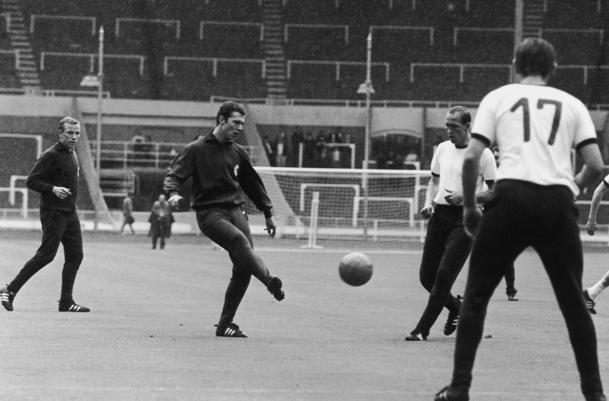Franz Beckenbauer Der Kaiser và cú tát góp phần biến Bayern Munich thành gã khổng lồ của giới túc cầu 4