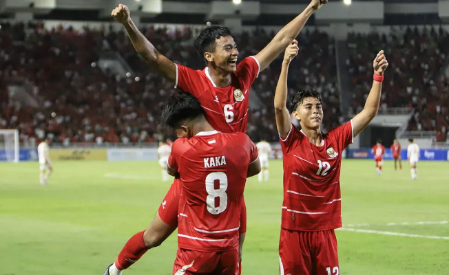 U19 Indonesia gianh chien thang 2-1 truoc U19 Viet Nam