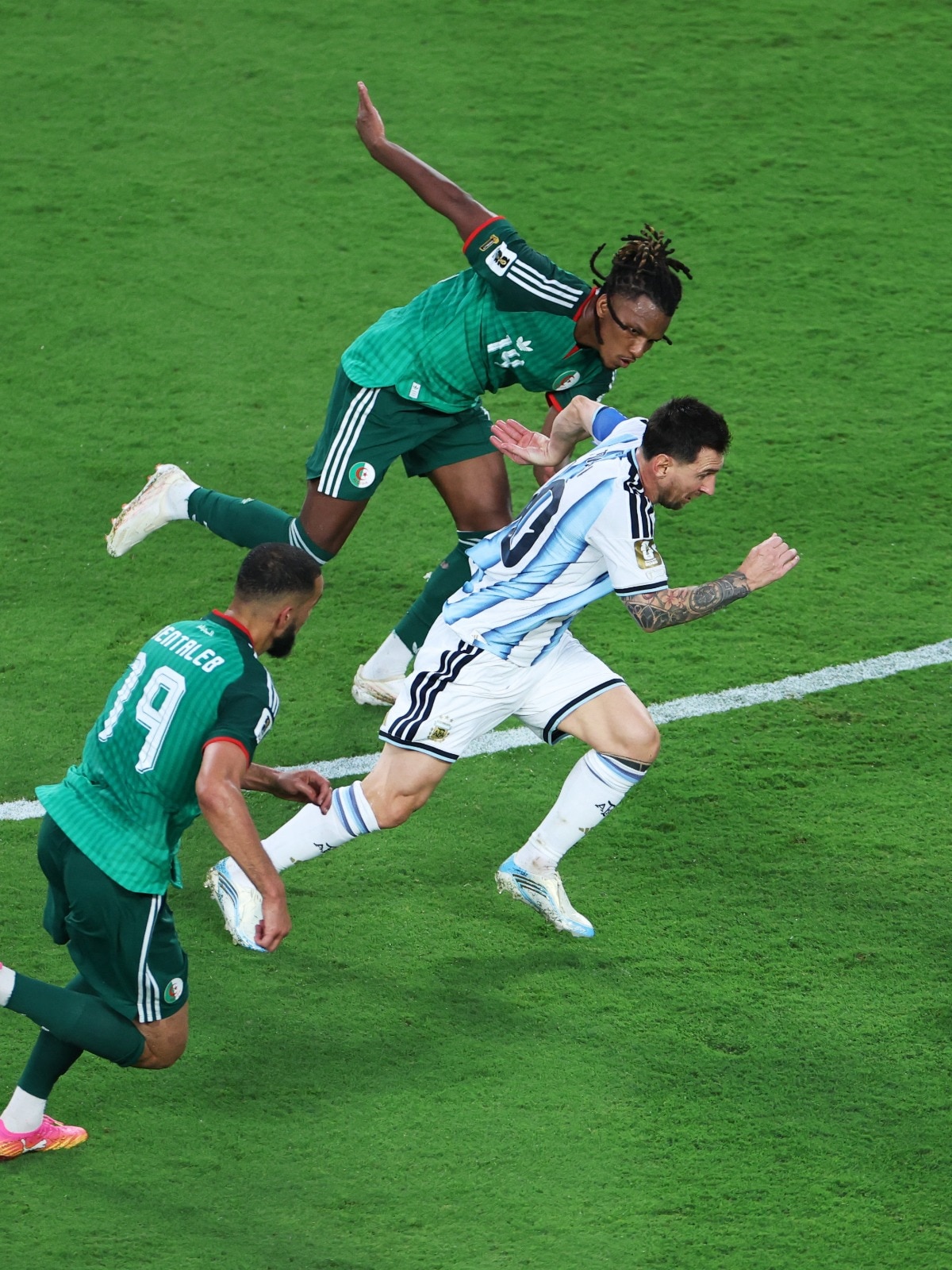 Messi không ‘điên’, chúng ta ‘điên’ 1 Messi không ‘điên’, chúng ta ‘điên’ 1