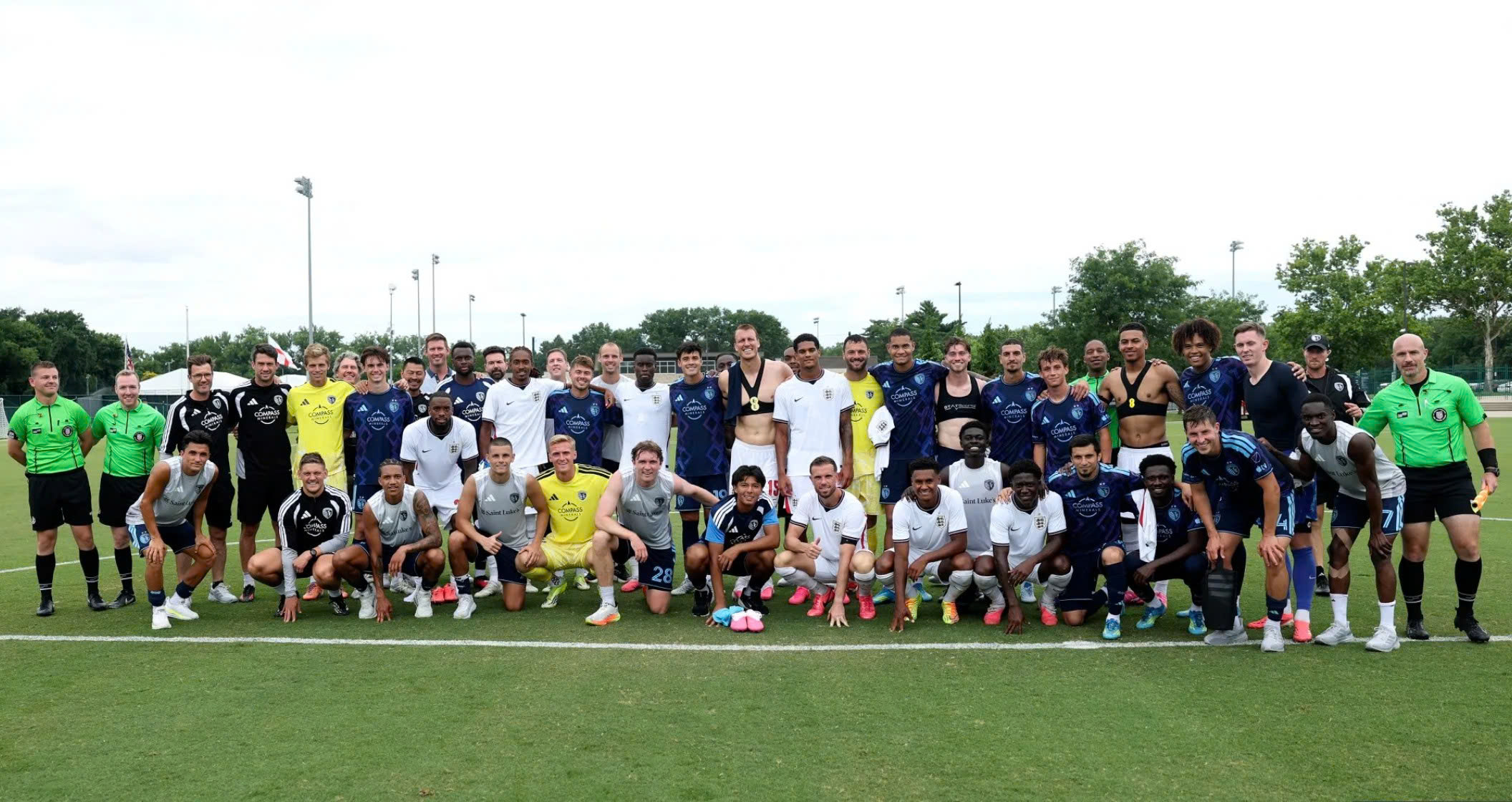 doi tuyen Anh da tap luyen cung Sporting Kansas City.