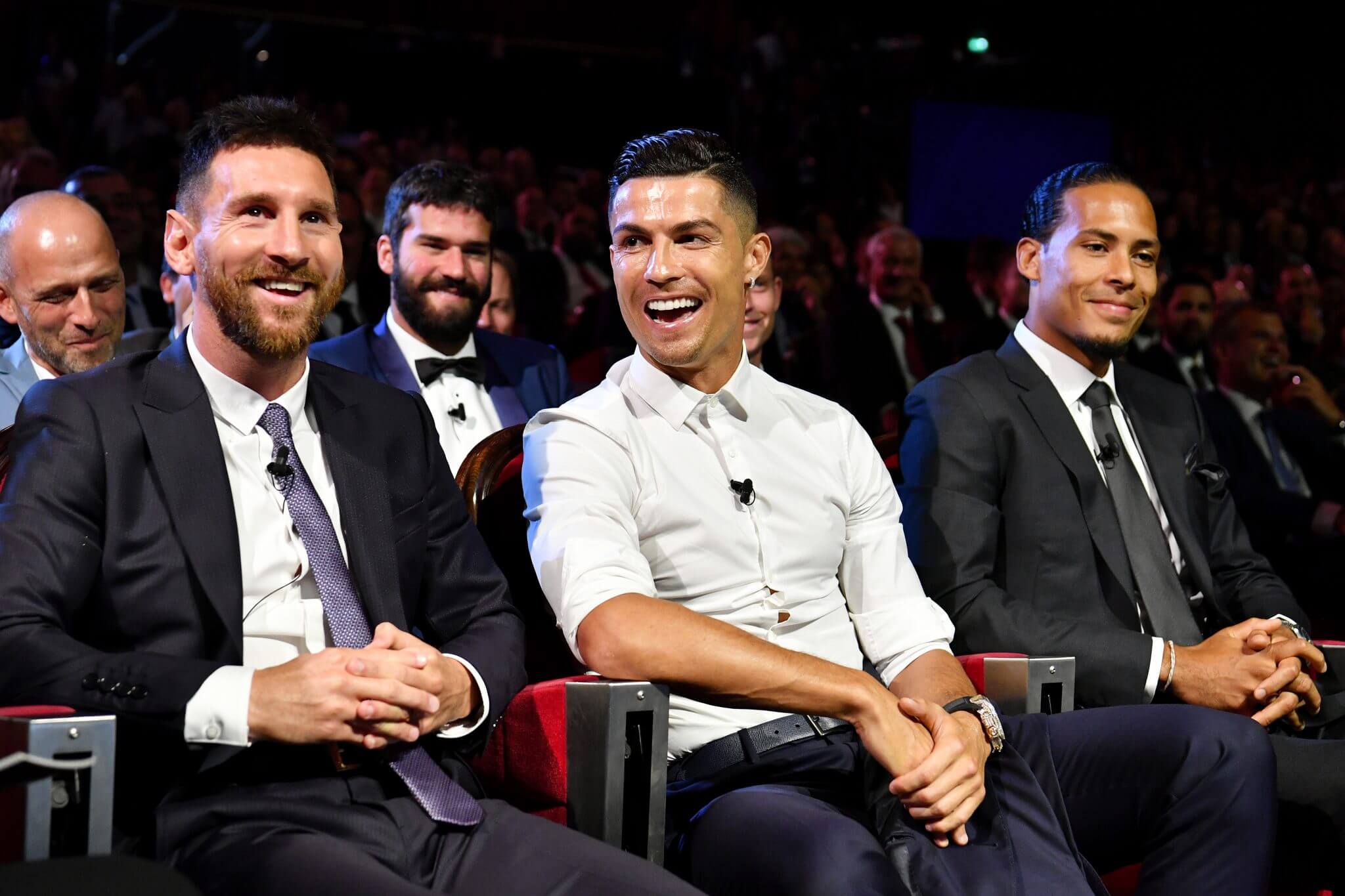 GOAT vs GOAT Lionel Messi và Cristiano Ronaldo Cuộc đối đầu không giống bất kỳ điều gì bóng đá từng chứng kiến 12 GOAT vs GOAT Lionel Messi và Cristiano Ronaldo Cuộc đối đầu không giống bất kỳ điều gì bóng đá từng chứng kiến 12