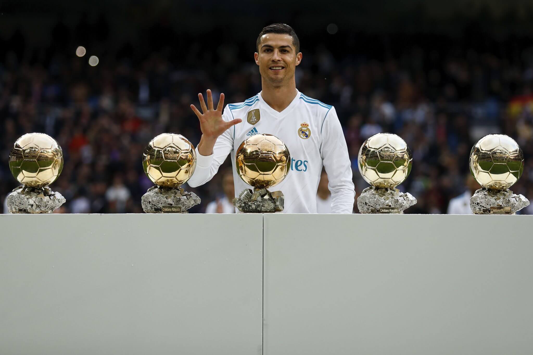 GOAT vs GOAT Lionel Messi và Cristiano Ronaldo Cuộc đối đầu không giống bất kỳ điều gì bóng đá từng chứng kiến 8 GOAT vs GOAT Lionel Messi và Cristiano Ronaldo Cuộc đối đầu không giống bất kỳ điều gì bóng đá từng chứng kiến 8