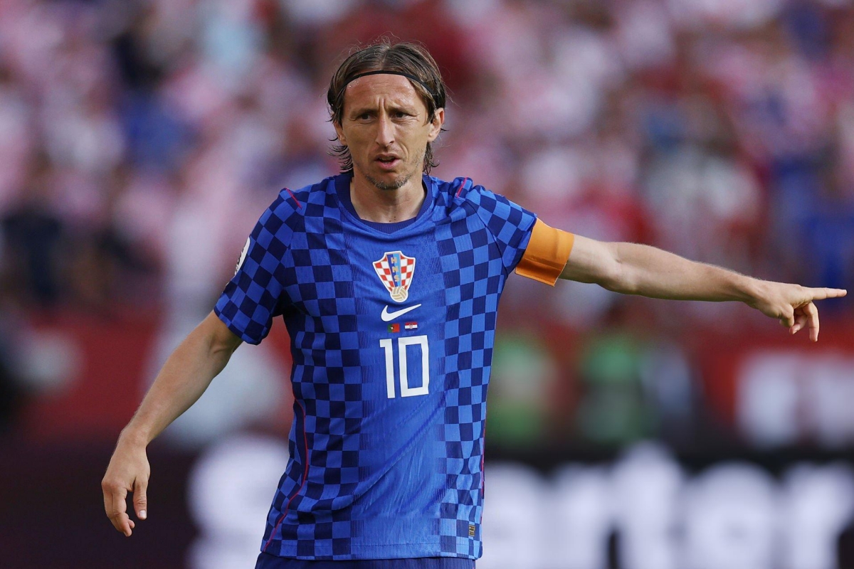 Màn chạm trán cảm xúc của Cristiano Ronaldo và Luka Modric 7