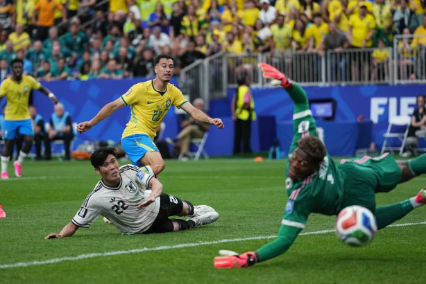 Bruno Guimaraes Cái tên tiếp theo khiến Arsenal mê mẩn trên TTCN 1