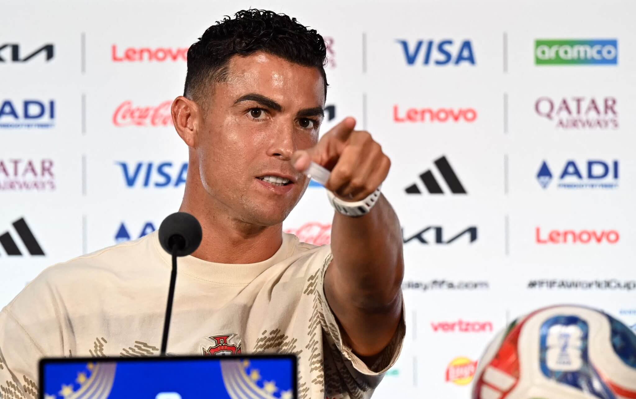 Ronaldo xác nhận đá kỳ World Cup cuối cùng đồng thời cảm ơn những chỉ trích đã giúp anh trưởng thành 1