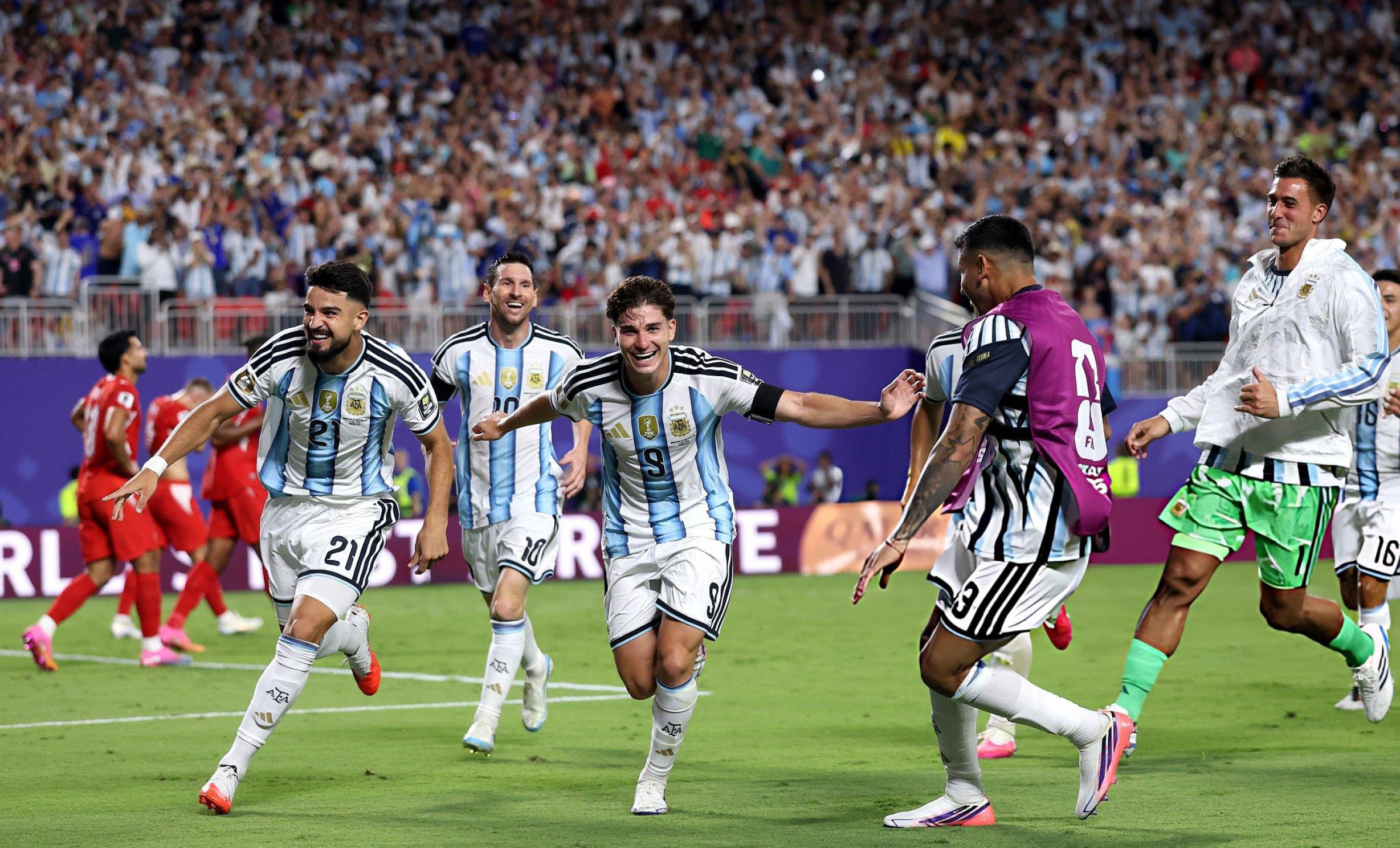 Messi vẫn là trái tim, nhưng Argentina có thêm những nhịp đập mới 1