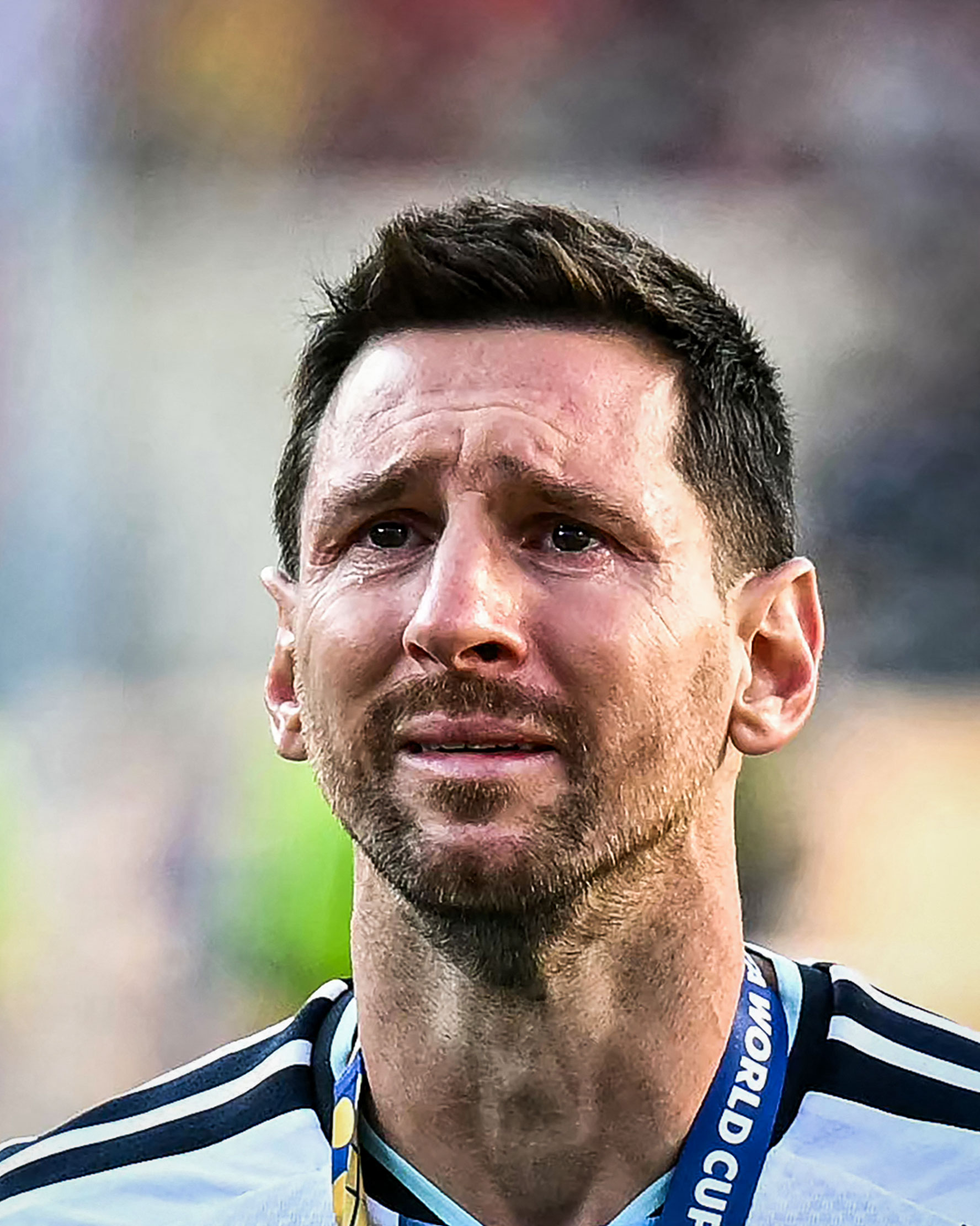 Messi khóc nức nở sau thất bại trước Tây Ban Nha 4 Messi khóc nức nở sau thất bại trước Tây Ban Nha 4