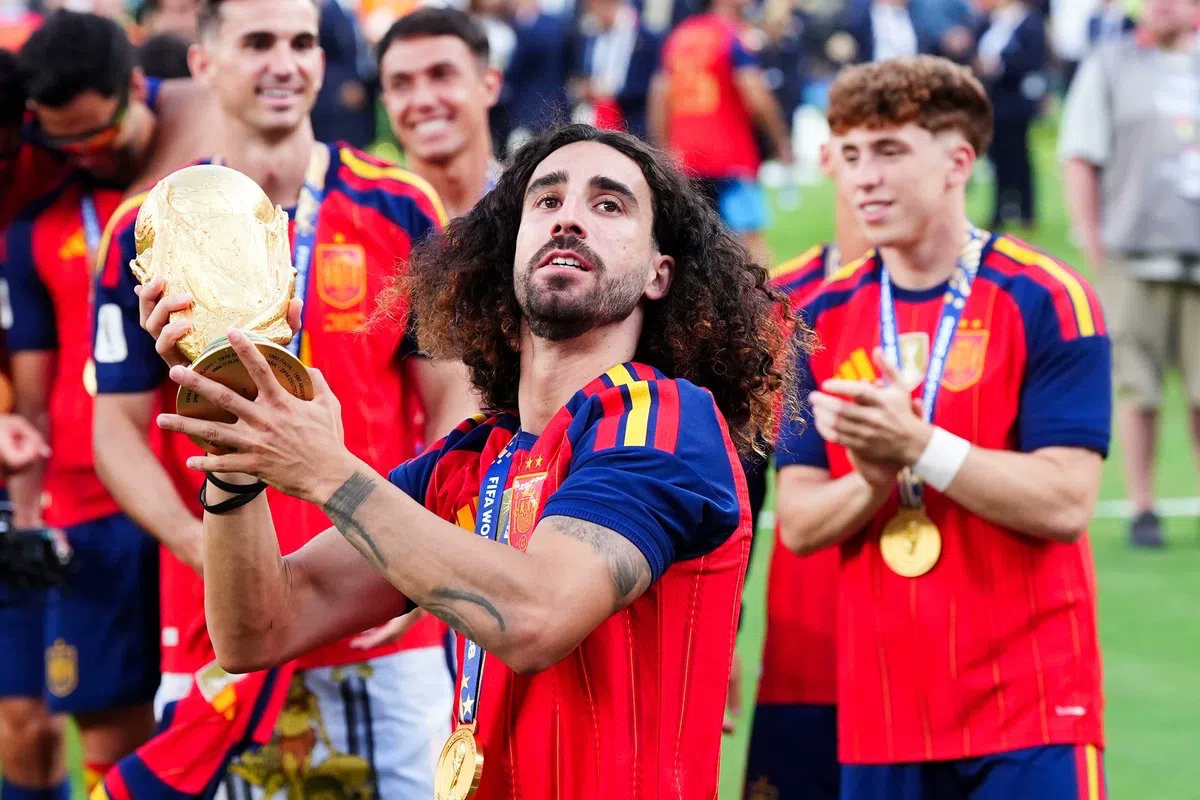 Marc Cucurella sẽ xăm hình HLV ĐT Tây Ban Nha Marc Cucurella se xam hinh HLV dT Tay Ban Nha