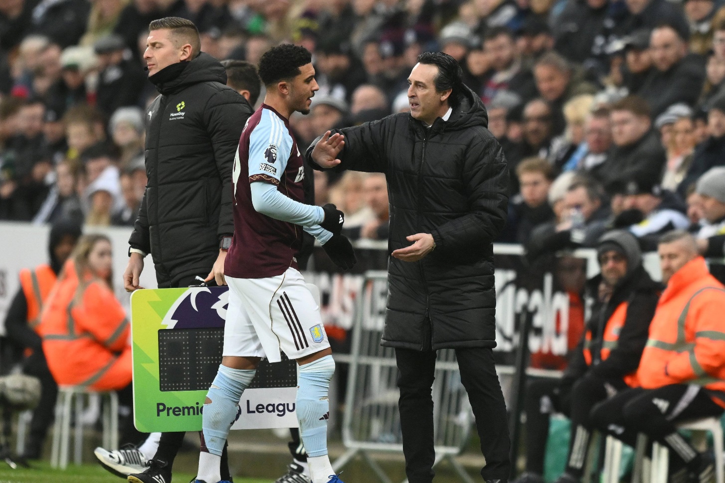 Tháng 7 sắp kết thúc và Jadon Sancho vẫn đang thất nghiệp 3 Tháng 7 sắp kết thúc và Jadon Sancho vẫn đang thất nghiệp 3