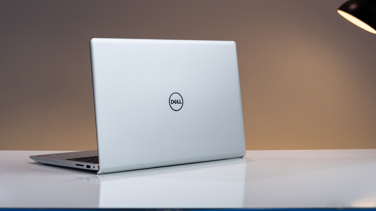 Màn hình Laptop Dell 15 có đủ chuẩn màu cho người làm nội dung 3