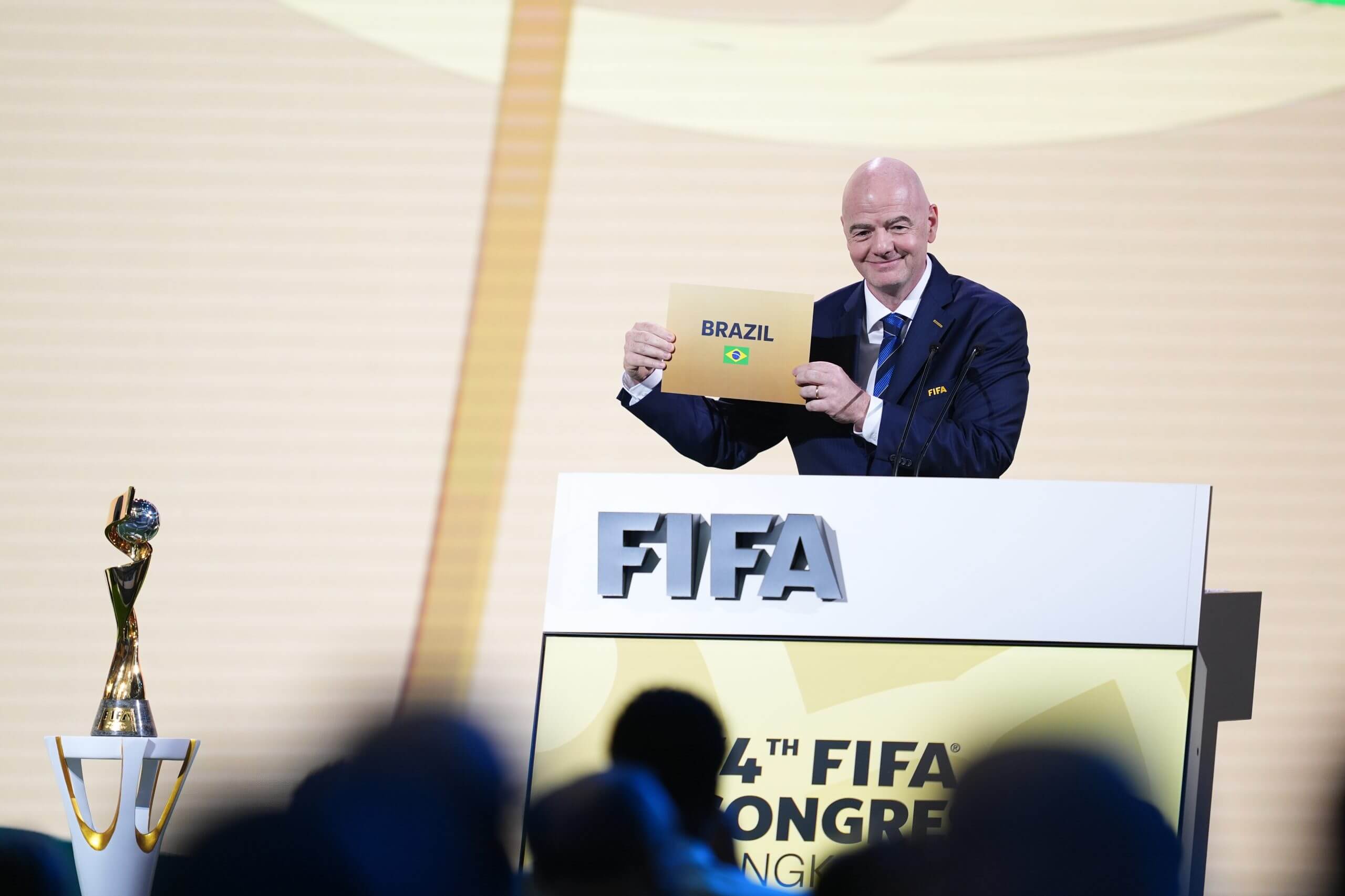 Cuộc chiến tiềnquyền giữa FIFA và UEFA 3