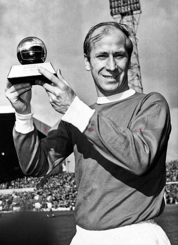 Giải mã Dòng máu Quỷ (Phần 2) Sir Bobby Charlton - Gạch nối kiêu hùng 9