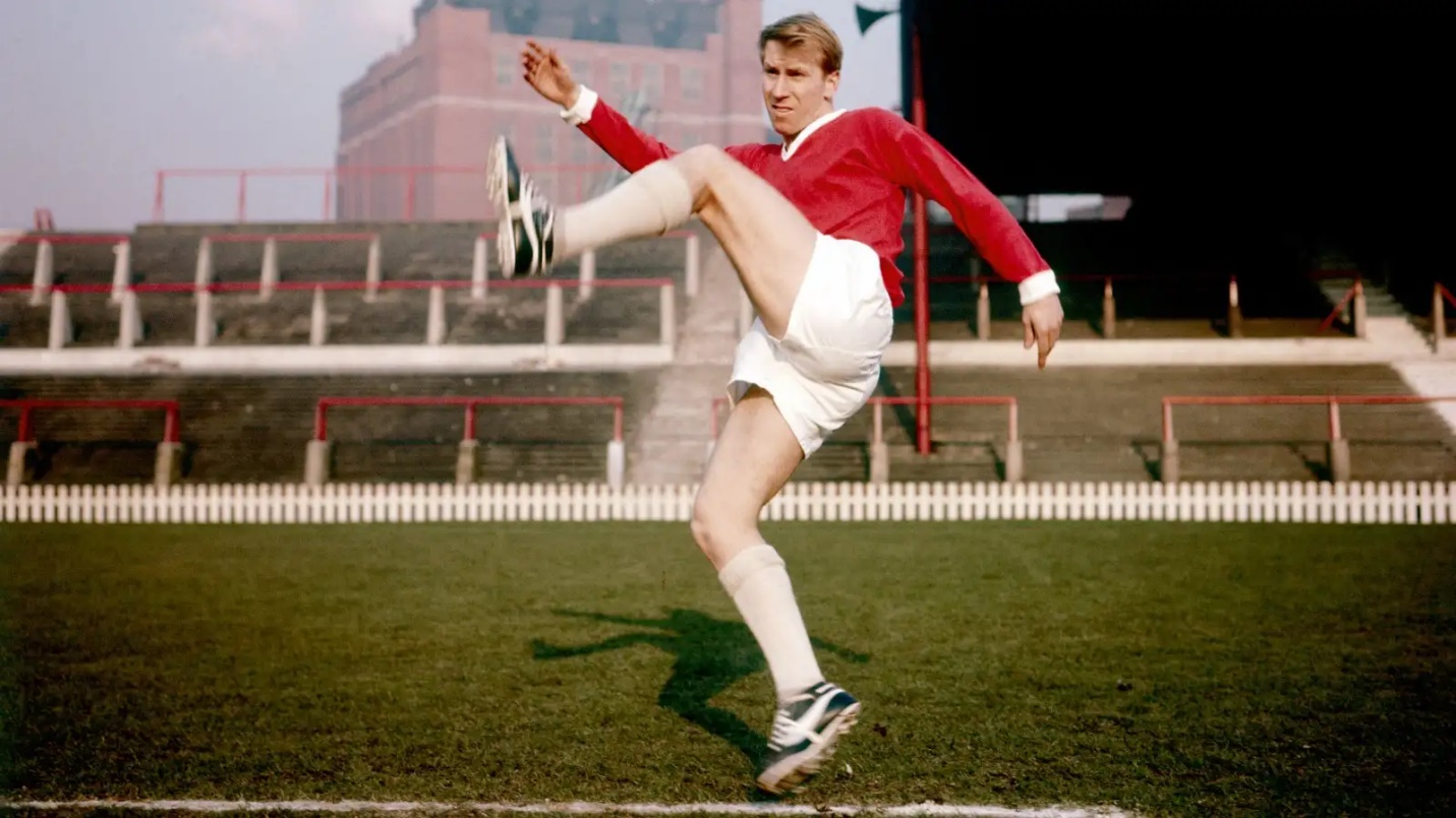 Giải mã Dòng máu Quỷ (Phần 2) Sir Bobby Charlton - Gạch nối kiêu hùng 10