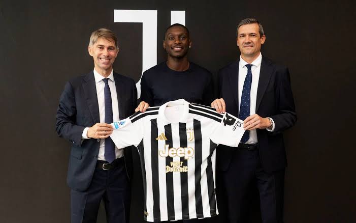 Nhìn về quá khứ, Juventini chỉ biết lắc đầu tiếc nuối 3