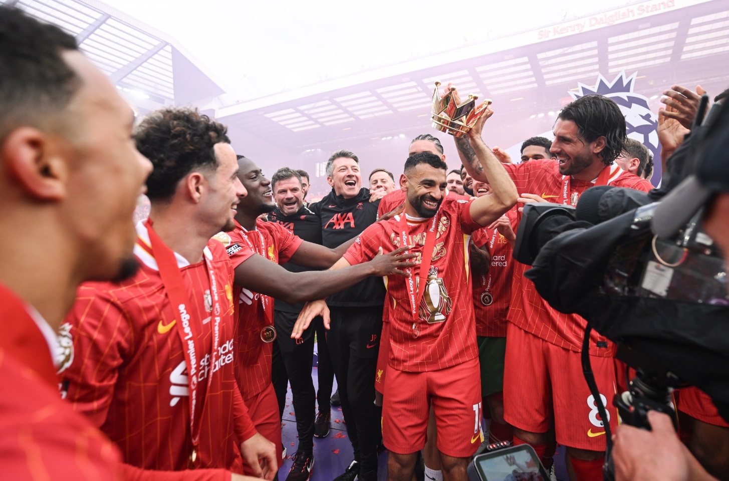 Liverpool phải chạy đua với thời gian trước khi phiên chợ hè đóng cửa 1