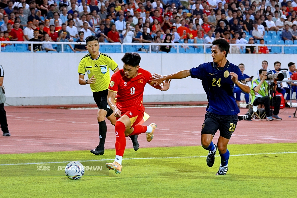 Màn ăn mừng độc đáo của Nguyễn Đình Bắc 3