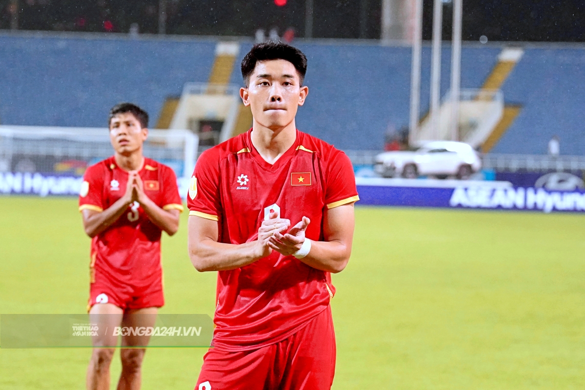 Màn ăn mừng độc đáo của Nguyễn Đình Bắc 7