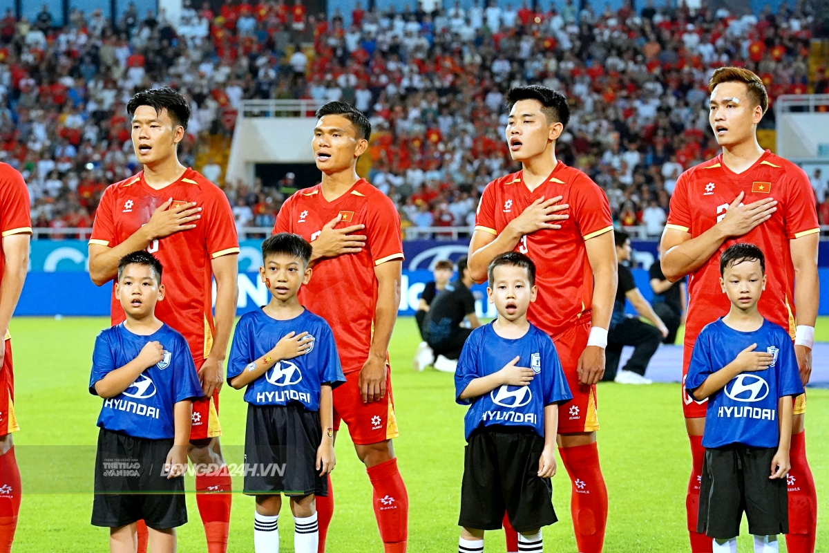 Màn ăn mừng độc đáo của Nguyễn Đình Bắc 1