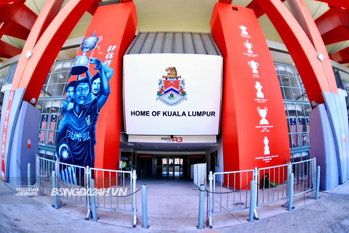 Hiện trạng SVĐ Kuala Lumpur trước giờ bóng lăn 1 Hiện trạng SVĐ Kuala Lumpur trước giờ bóng lăn 1