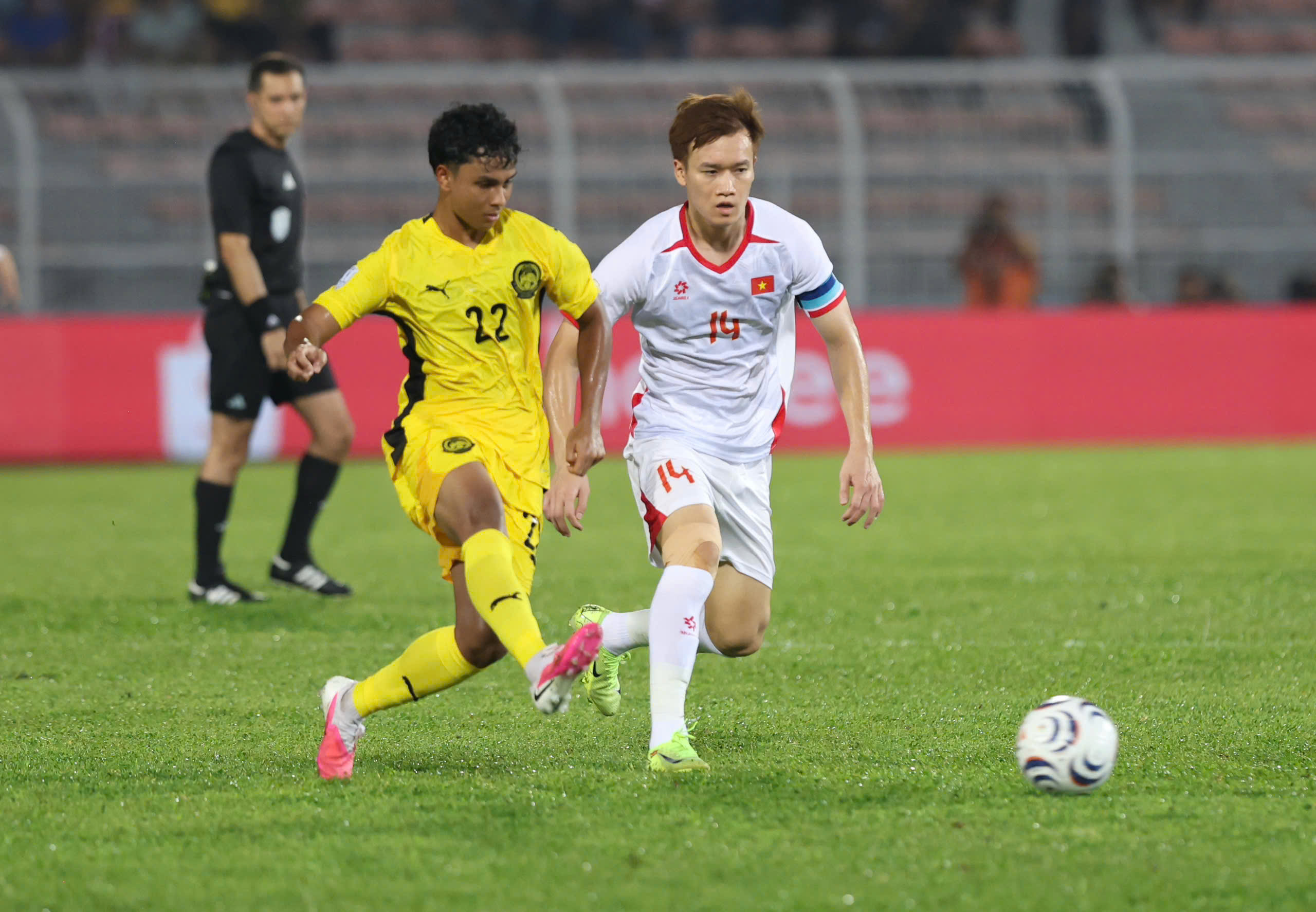Việt Nam 2-0 Malaysia Từ âu lo đến vỡ òa 1