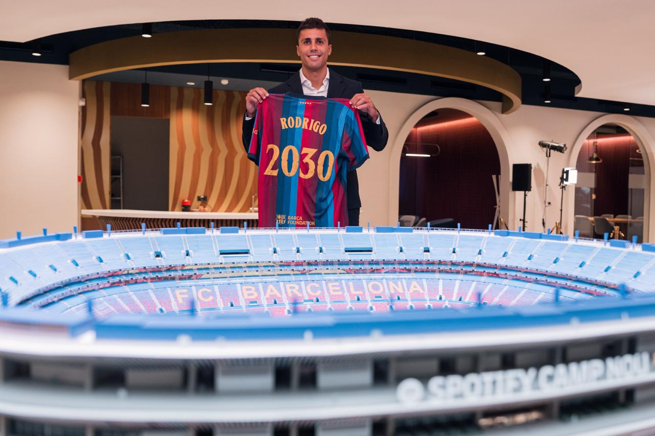 Barca đã nẫng tay trên Real Madrid trong thương vụ Rodri như thế nào 1 Barca đã nẫng tay trên Real Madrid trong thương vụ Rodri như thế nào 1