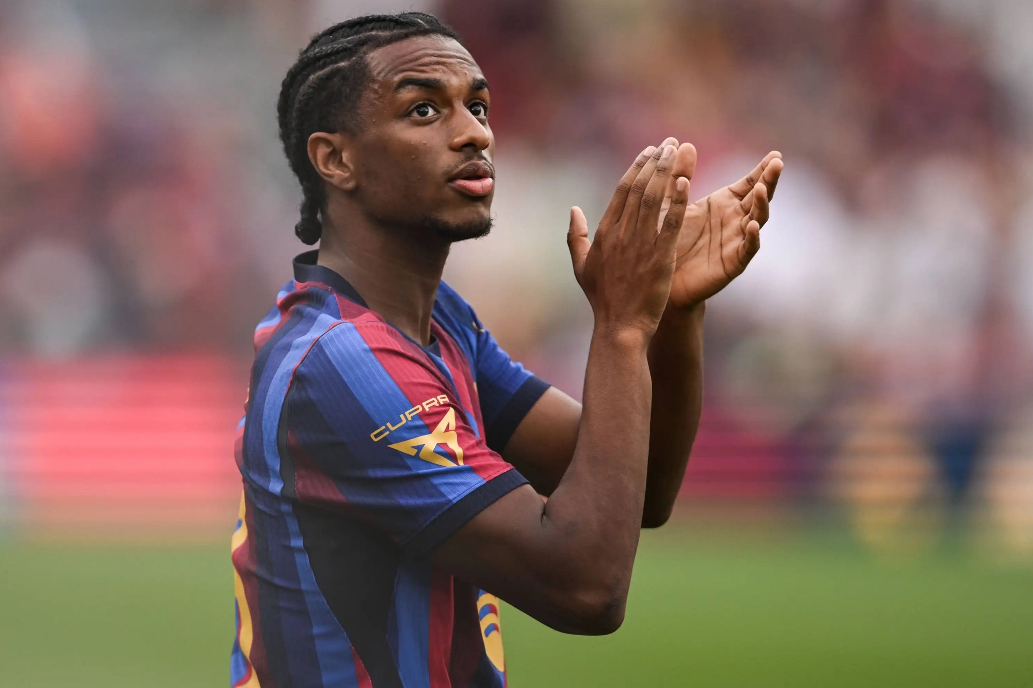 MU muốn hỏi mượn Alejandro Balde từ Barcelona MU muon hoi muon Alejandro Balde tu Barcelona