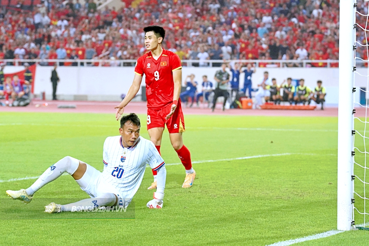 Đêm đáng quên trong lần đầu bắt chính của thủ môn ĐT Thái Lan 4