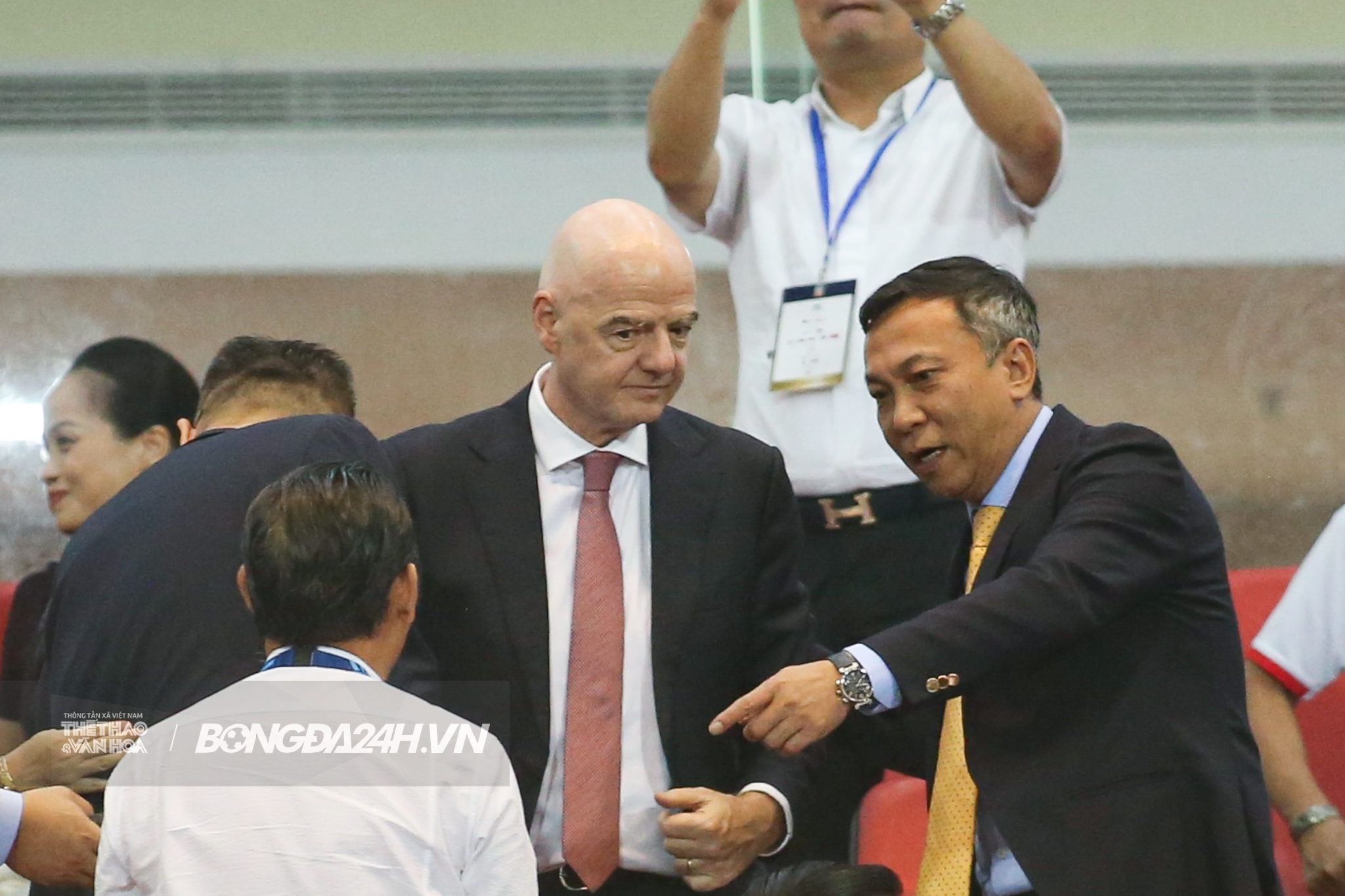 Chủ tịch FIFA ăn mừng cùng ĐT Việt Nam 1