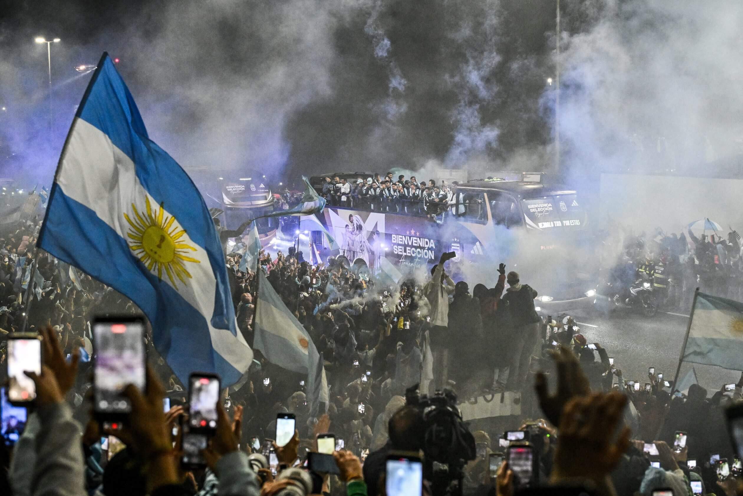 Lionel Messi và tháng nghiệt ngã nhất sự nghiệp của anh 3