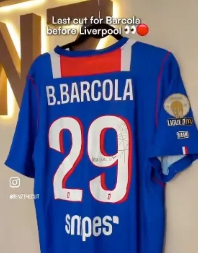 Thợ cắt tóc xác nhận Bradley Barcola tới Liverpool 4