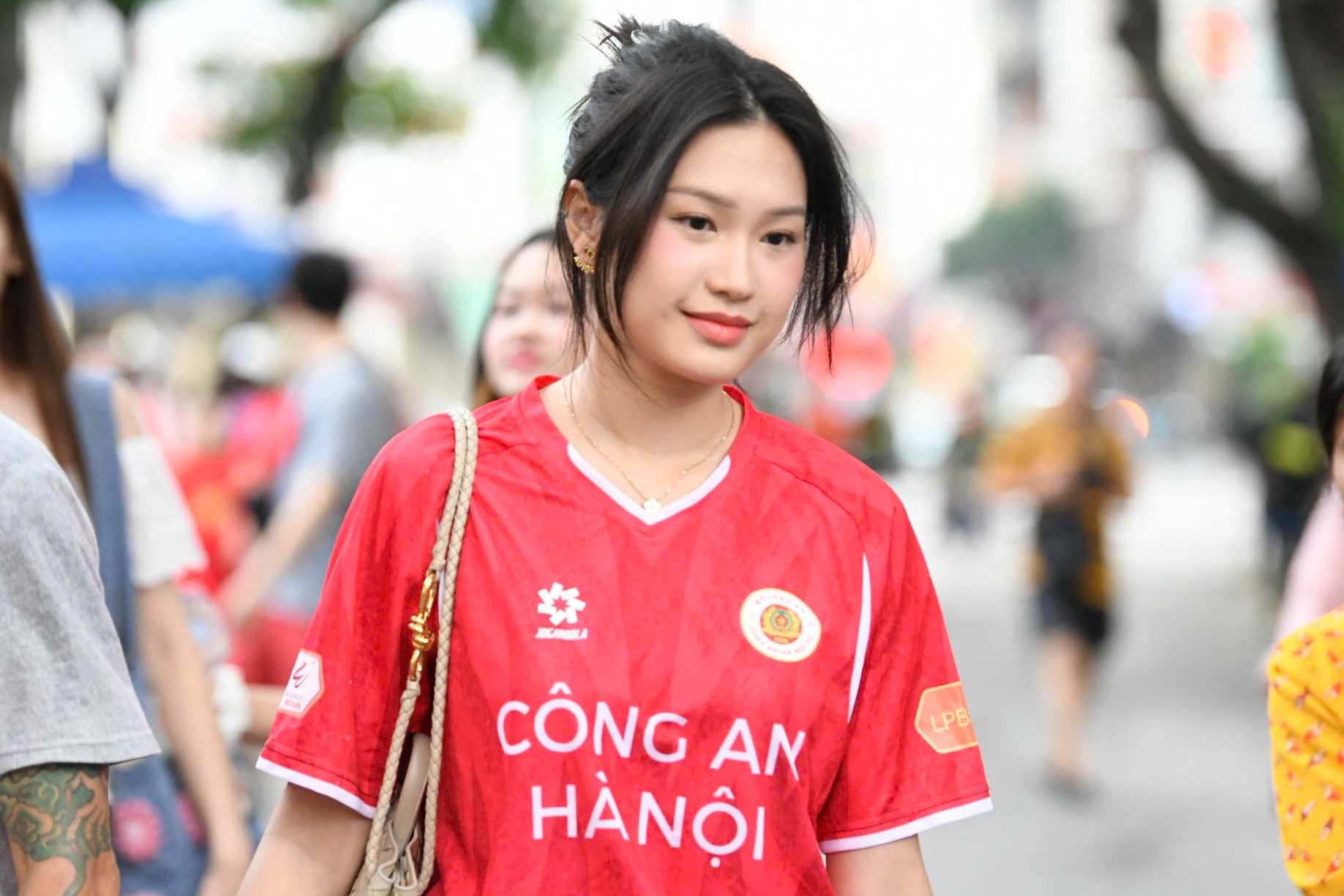 Hải My, Thanh Huyền sáng rực khán đài trận siêu cúp quốc gia 1 Hải My, Thanh Huyền sáng rực khán đài trận siêu cúp quốc gia 1