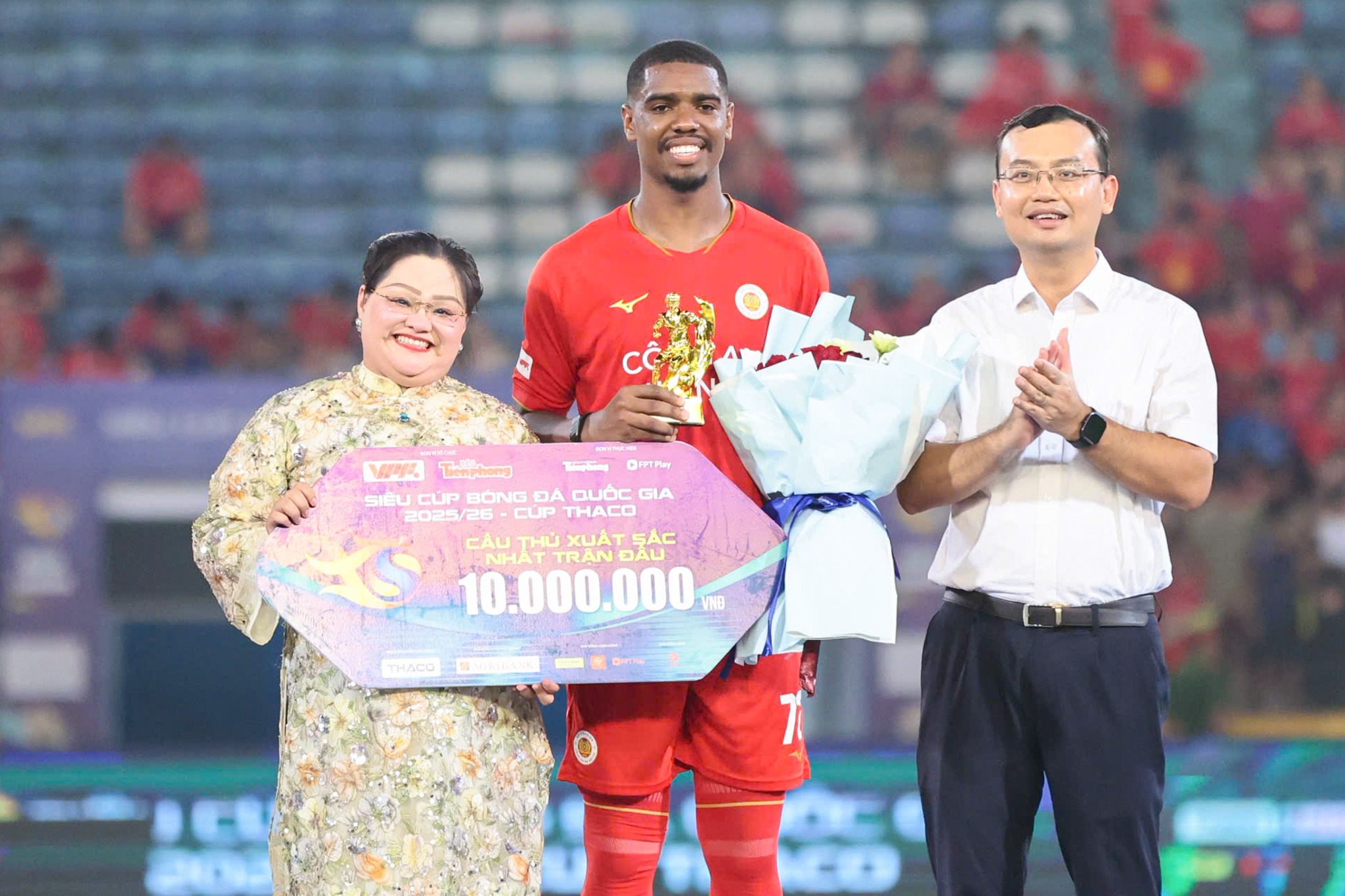 Dàn sao CAHN nối dài ngày vui, ăn mừng siêu cúp quốc gia 4 Dàn sao CAHN nối dài ngày vui, ăn mừng siêu cúp quốc gia 4