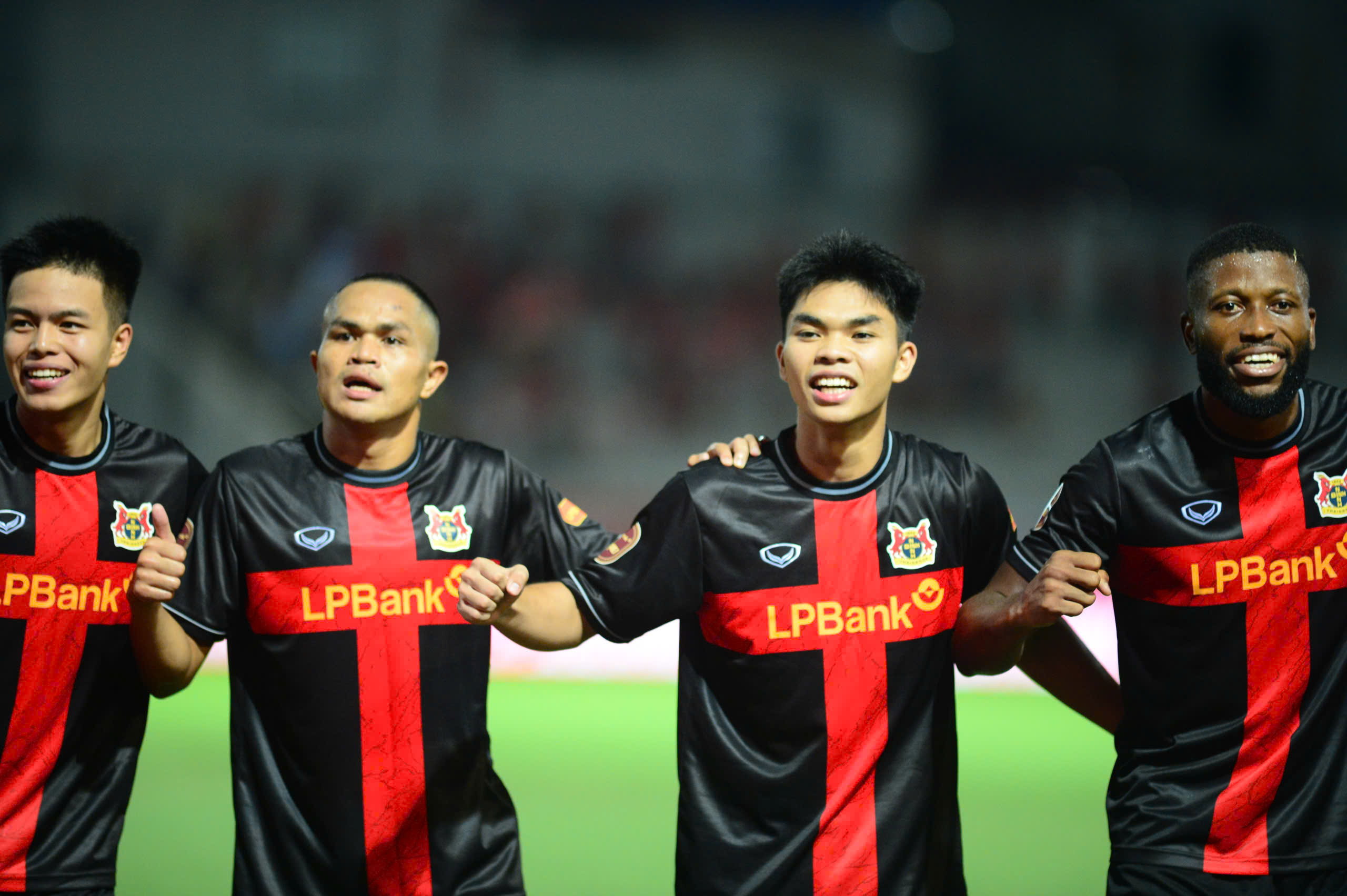VLeague 1-202627 Cuộc đua vô địch sớm nóng ngay ngày khai màn 2 VLeague 1-202627 Cuộc đua vô địch sớm nóng ngay ngày khai màn 2