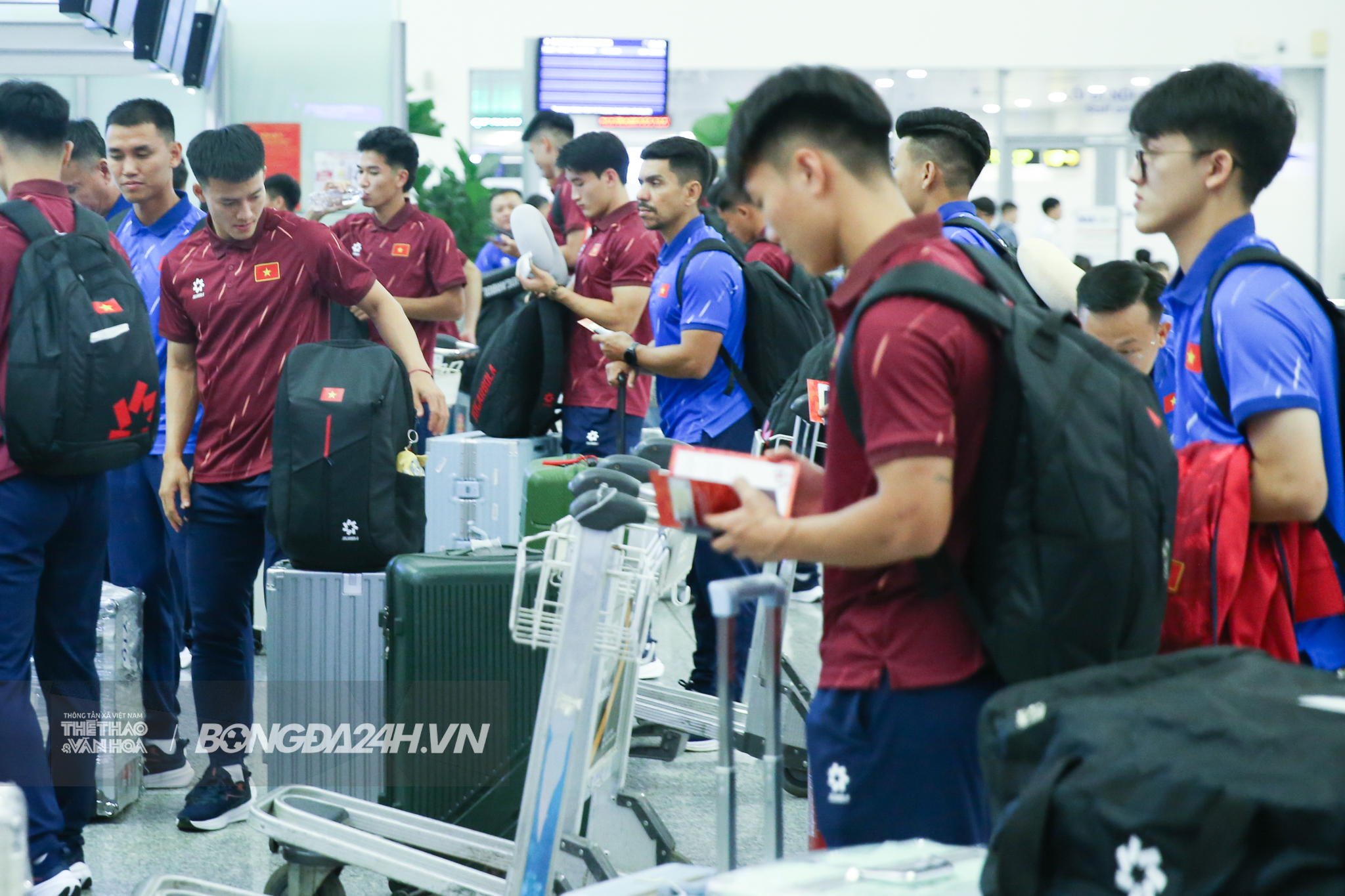 ĐT U23 Việt Nam rạng ngời sang Nhật Bản lúc nửa đêm 2