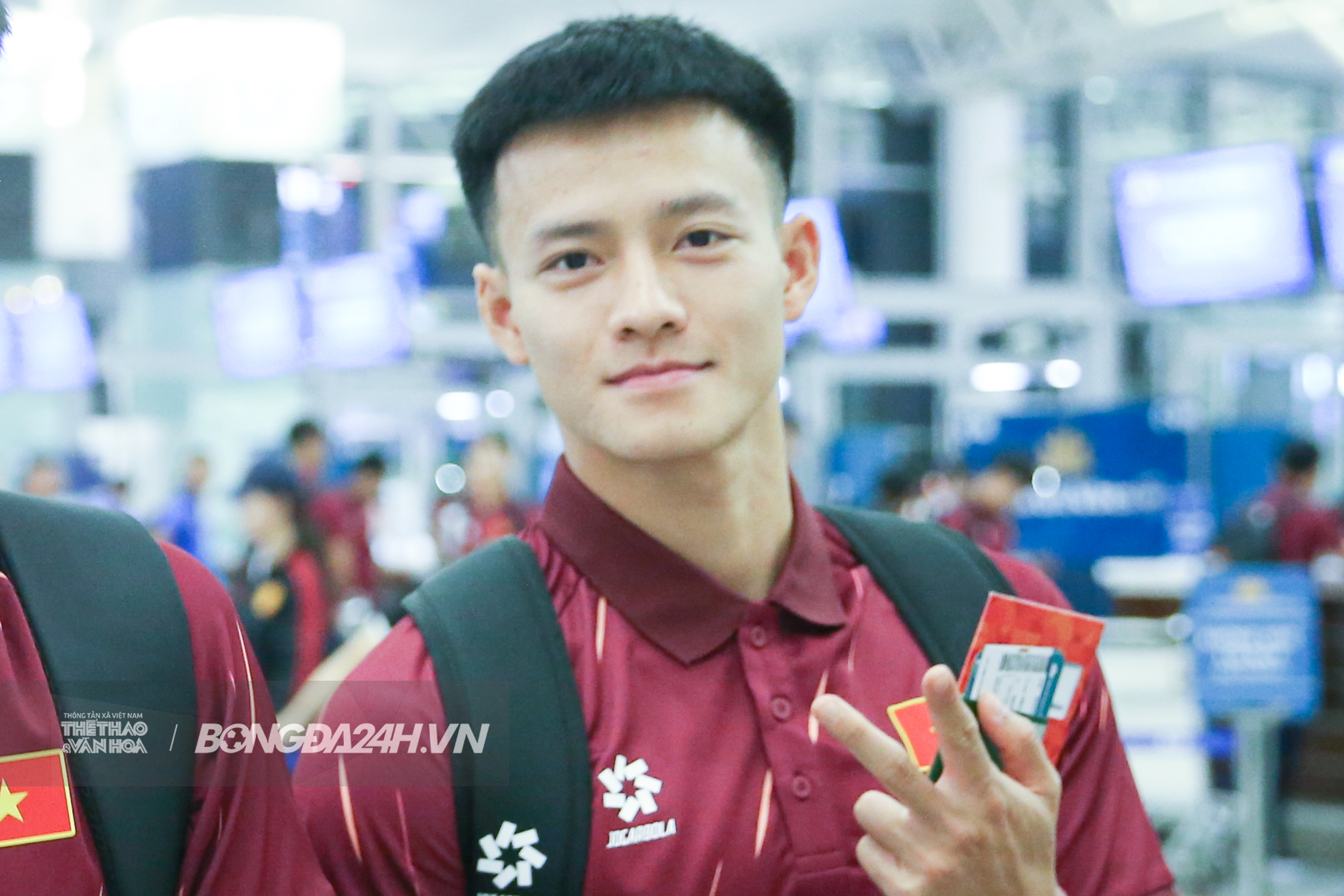 ĐT U23 Việt Nam rạng ngời sang Nhật Bản lúc nửa đêm 4