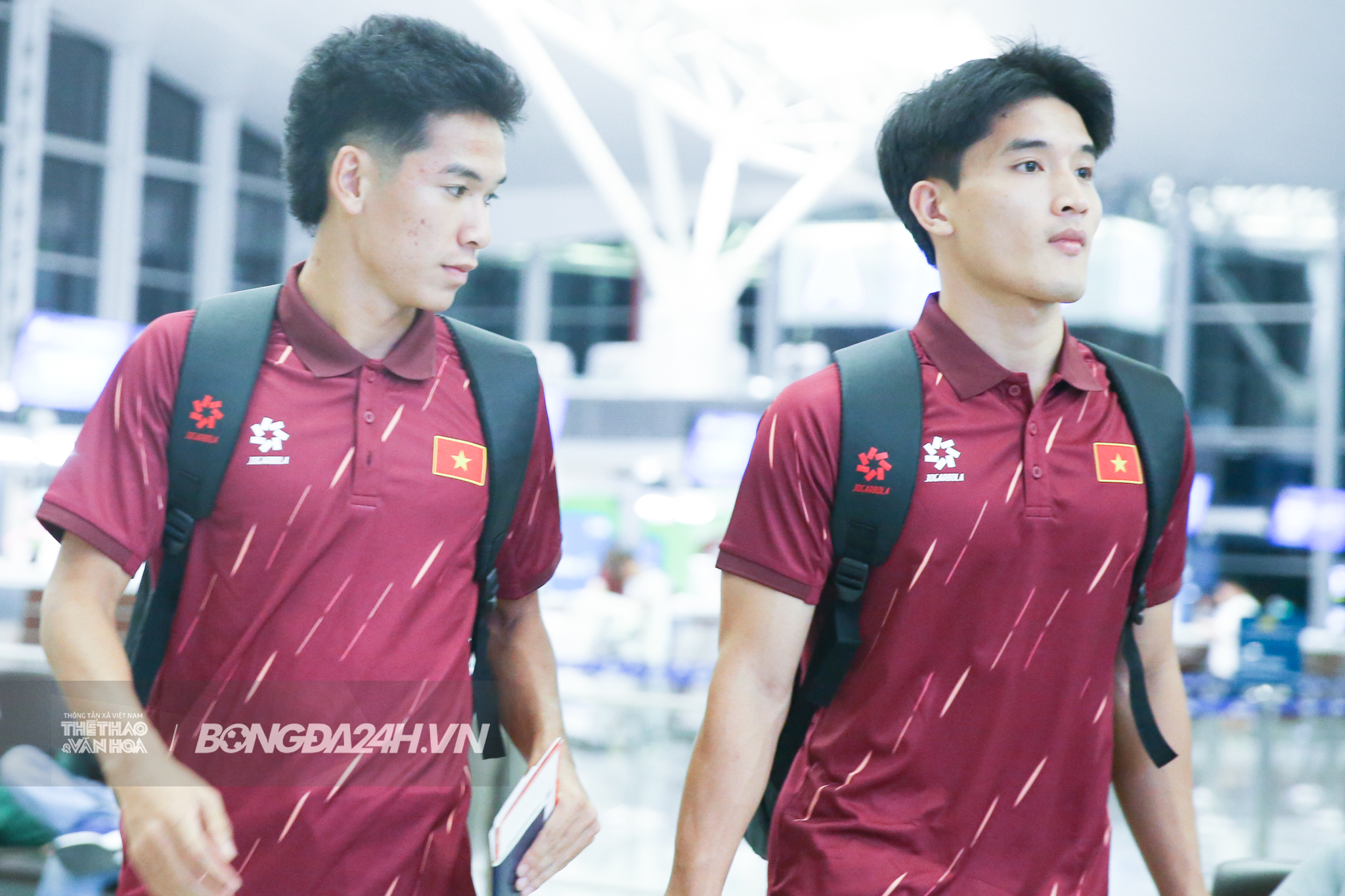 ĐT U23 Việt Nam rạng ngời sang Nhật Bản lúc nửa đêm 5