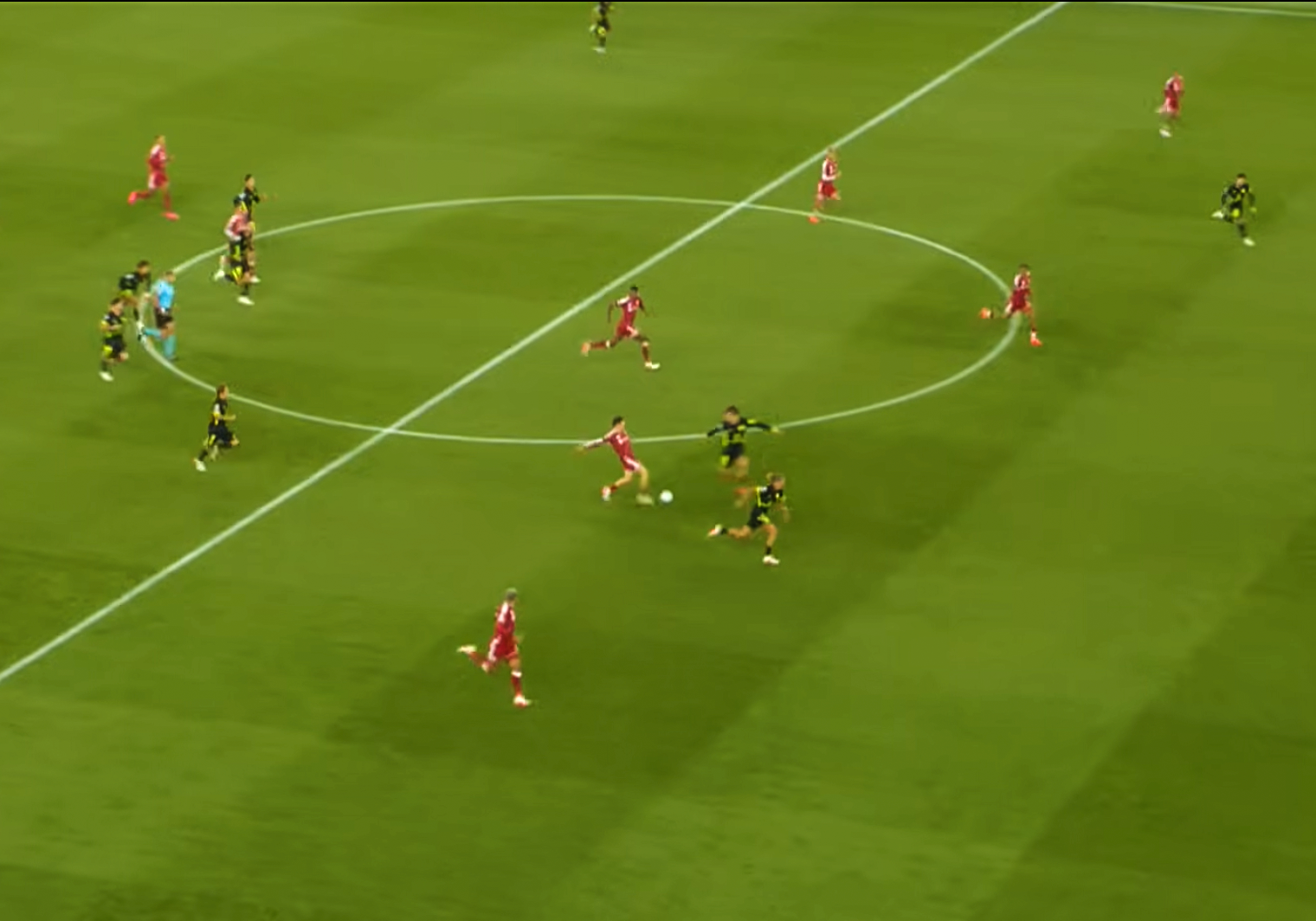 Bạn thuộc phe bênh vực hay đổ lỗi cho Wirtz ở Liverpool 1
