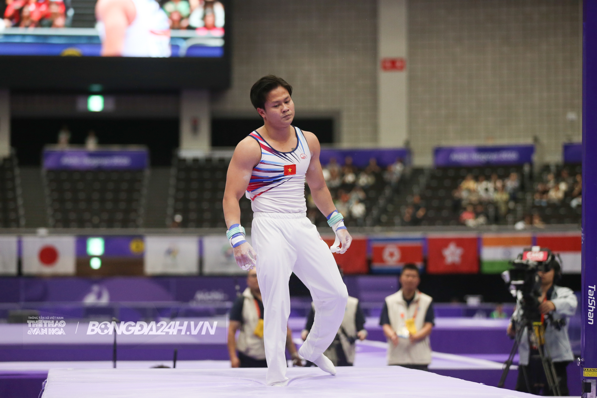 Lỡ huy chương ASIAD, nam thần thể dục dụng cụ Việt Nam bật khóc 10