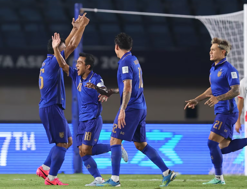 Chanathip noi dai chuoi tran bat bai khi doi dau tuyen Viet Nam