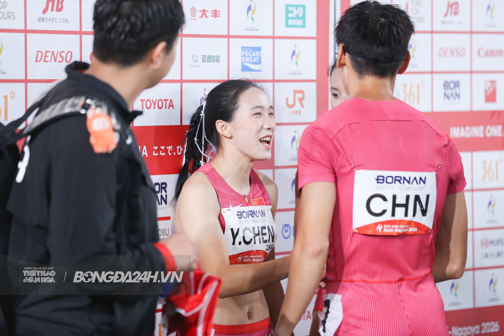 Bức ảnh chung của 2 “thần gió” nổi bật nhất ASIAD 20 3